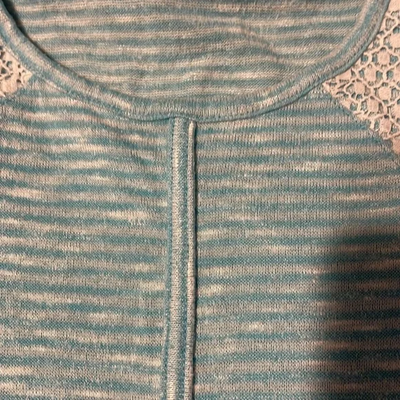 Stripped Lace Shirt - Picture 5 of 5